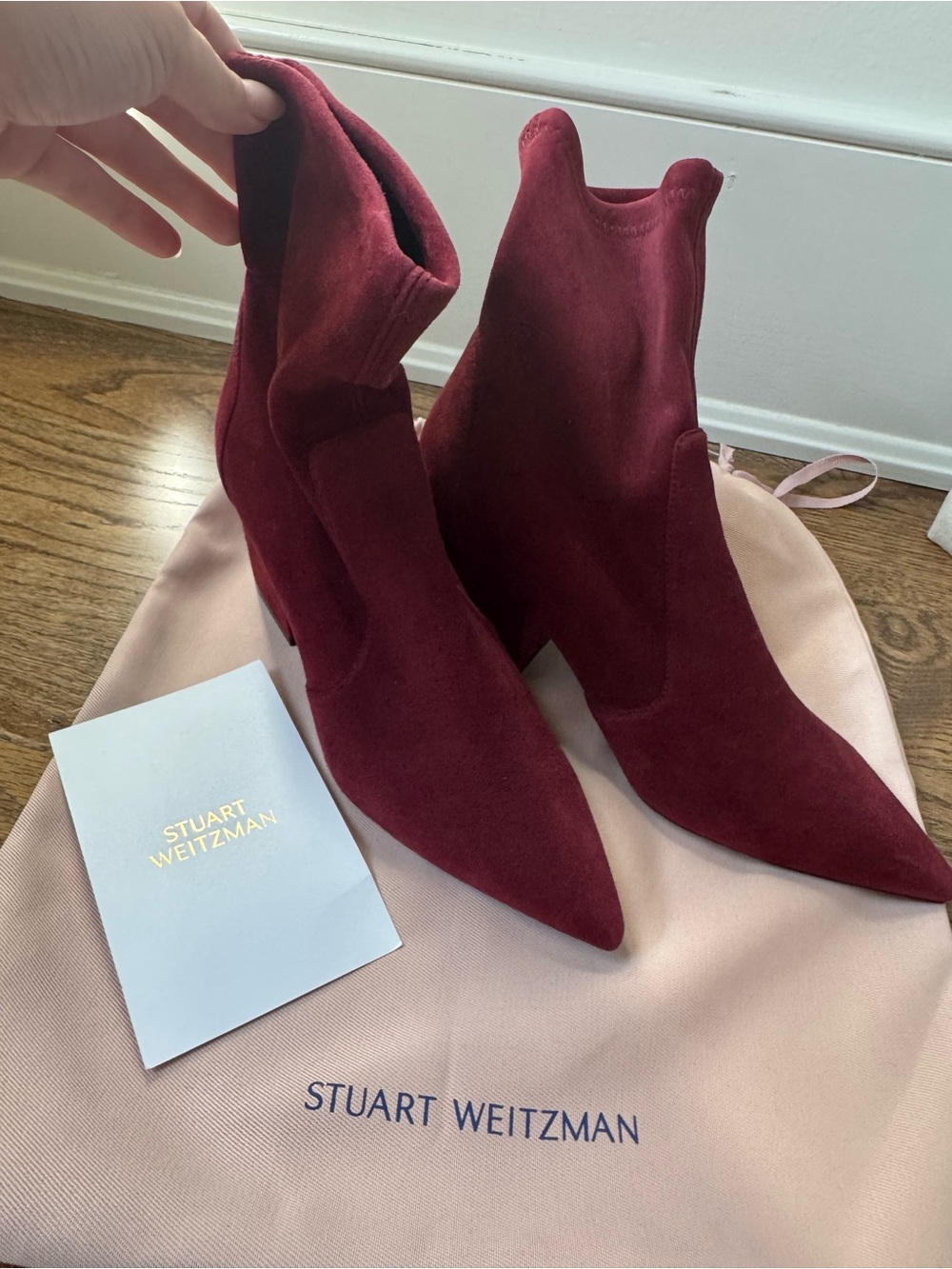 New without box Stuart Weitzman Burgundy Suede Pointed-Toe Ankle Boots size 7.5